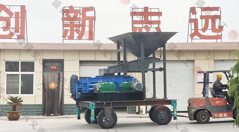 時(shí)產(chǎn)70、80噸雙輥式破碎機(jī)型號(hào)及參數(shù)